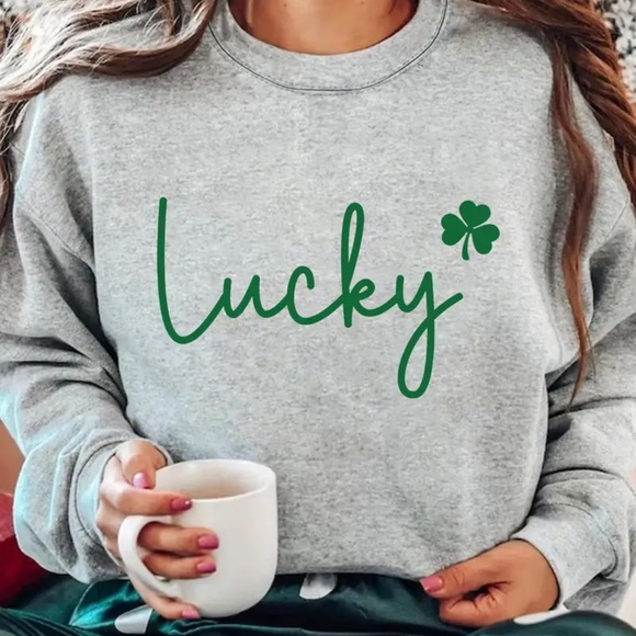 NEW Lucky St. Patricks Day Crewneck Sweatshirt S-5X - Picture 1 of 3